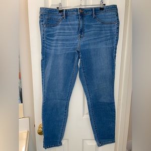 Womens Mossimo Mid Rise Jegging 16/33R